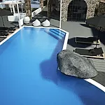 Mr And Mrs White Mykonos Platis Yialos