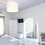 Mr And Mrs White Mykonos