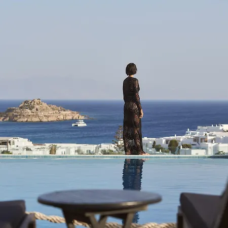 Mr & Mrs White Mykonos פלאטיס יאלוס