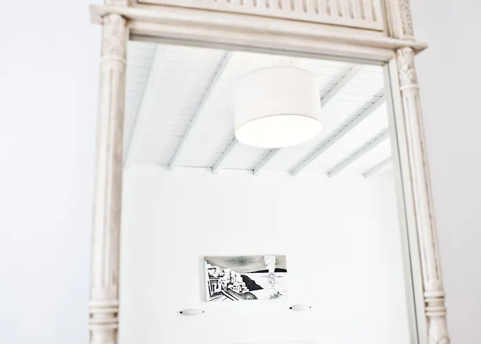 Mr & Mrs White Mykonos 4*